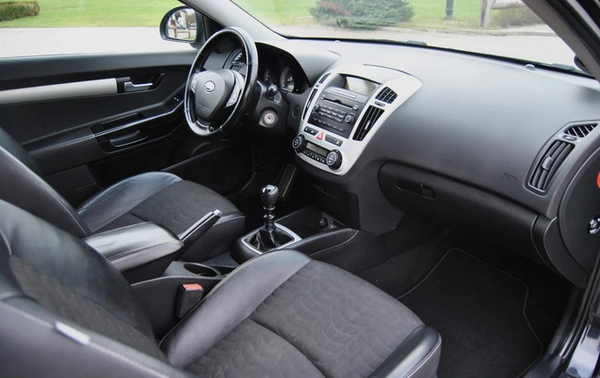 Kia Pro_cee'd cena 12900 przebieg: 213000, rok produkcji 2008 z Chojnice małe 172